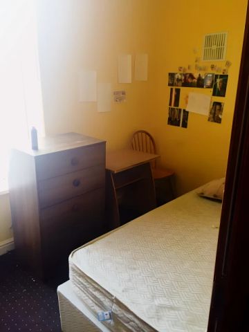 3 Bed 1 Bath - Photo 4