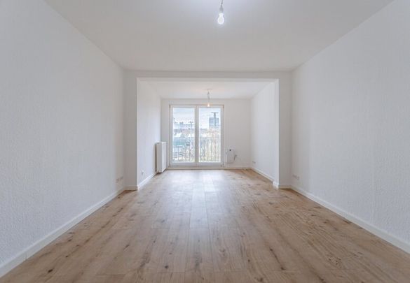 Citynah Wohnen! Frisch sanierte, helle Maisonette-Wohnung mit Dachterrasse - Photo 1