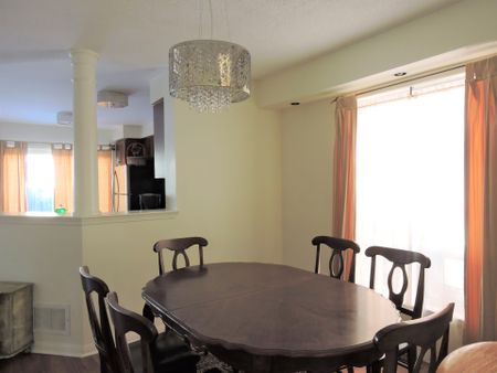 For Lease - 2453 Baintree Crescent, Oakville, Ontario - Photo 2