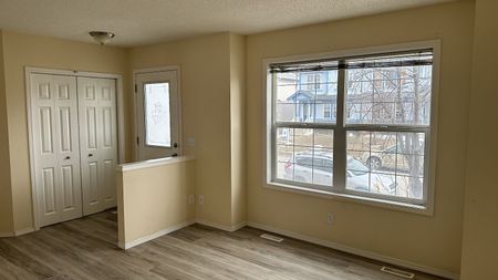 23 - Saddlebrook Pl NE, Calgary - Photo 3