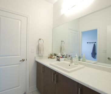 For Lease - 45 Frank Kelly Drive, East Gwillimbury, Ontario - Photo 4