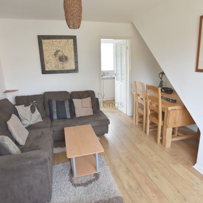 2 Bedroom End Terraced House - Photo 1