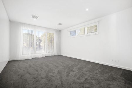 A Masterpiece of Architecture, Exuding Unmatched Quality and Elegance - Photo 4