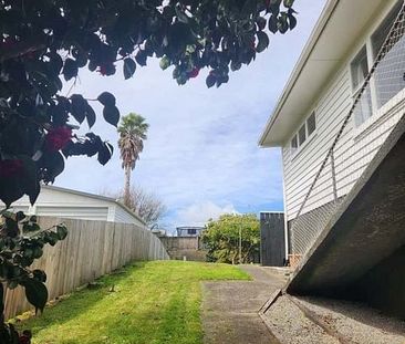 Large 3BR family home + Pool! - Photo 5