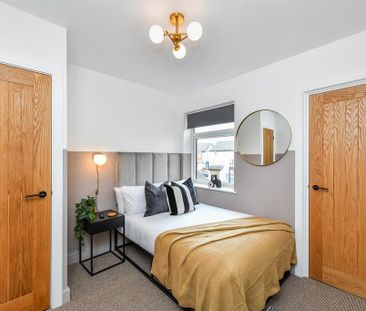 1 bedroom in a house share to rent - Photo 2