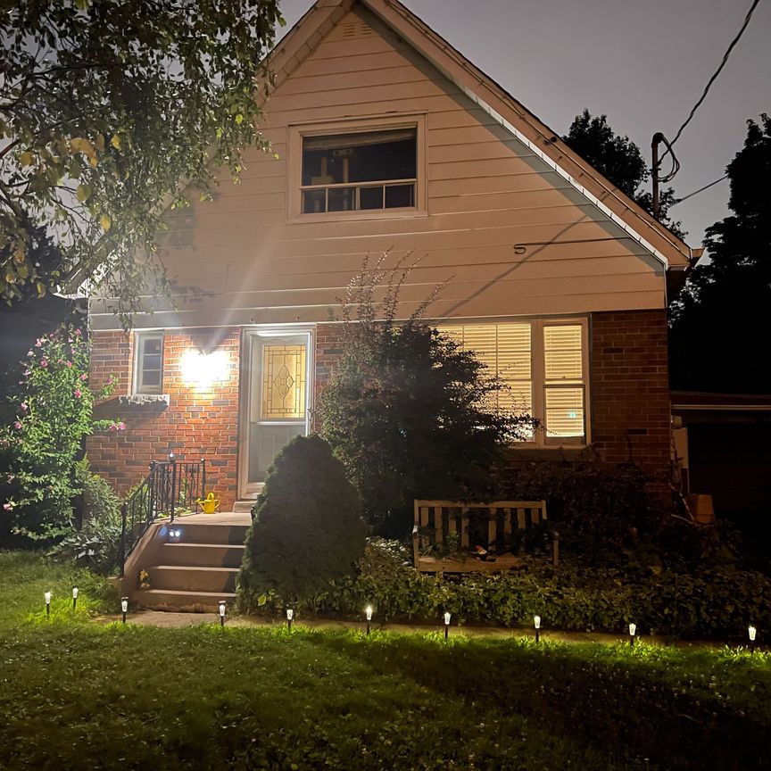 For Lease - 34 Singleton Road Unit# Main Floor, Toronto, Ontario - Photo 1