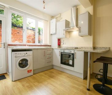 2 bedroom terraced house to rent - Photo 4