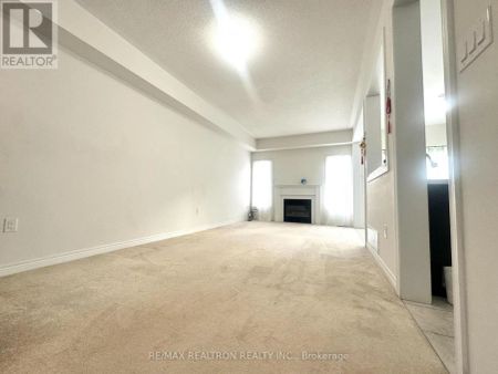 69 FIMCO CRESCENT - Photo 3