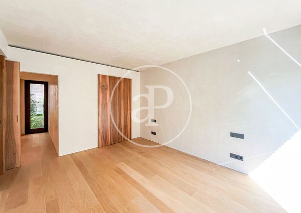 Apartment for Rent on Paseo Mallorca