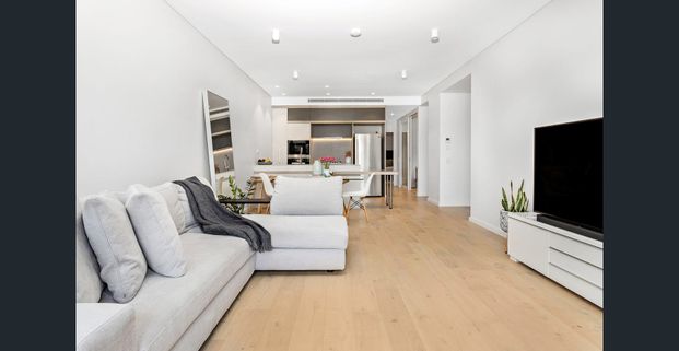 Premium Lifestyle Apartment in Sought-After 'Sommar' Complex - Photo 1