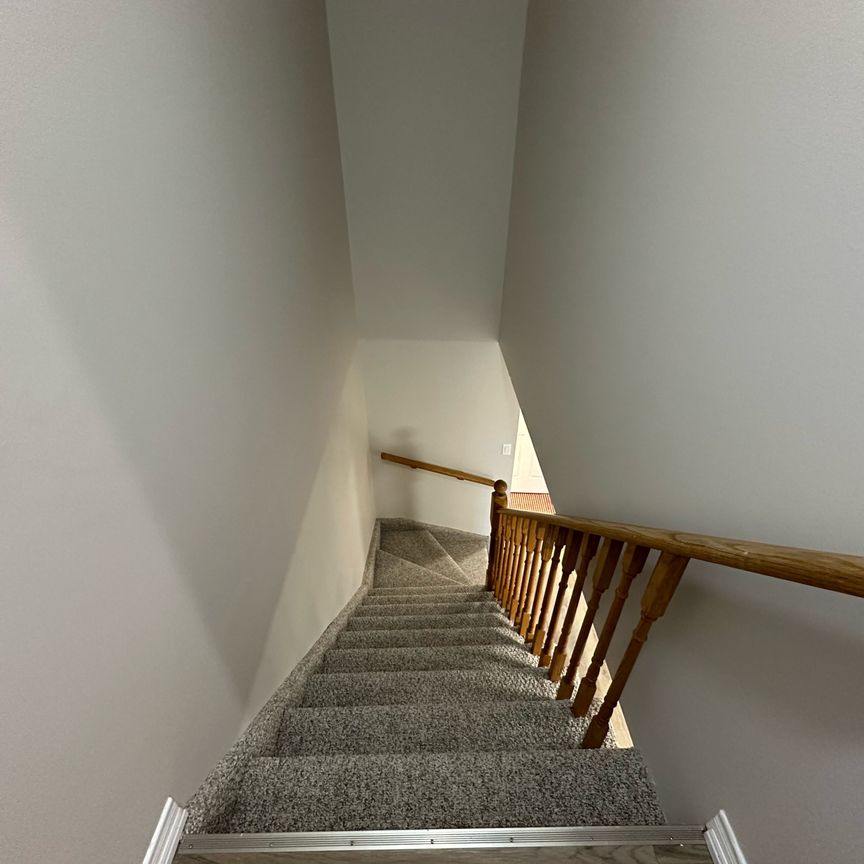 For Lease - 253 Dunsmore Lane, Barrie, Ontario - Photo 1