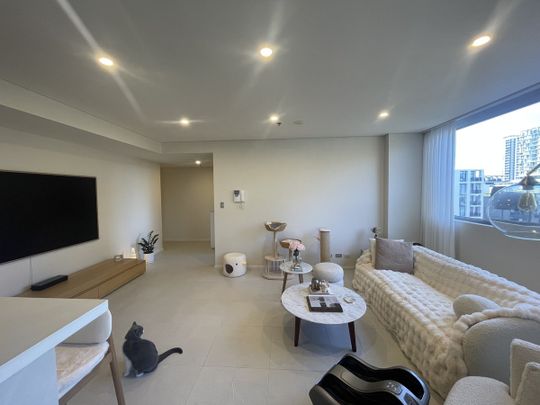 Well-Maintained Three-Bedroom Apartment I Pool & Gym - Photo 1