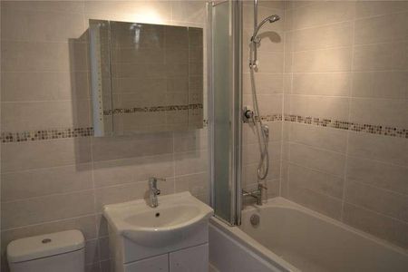 Cotterell Gardens, Twyford, Berkshire, RG10 - Photo 4