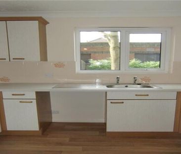 1 bedroom retirement property to rent - Photo 6