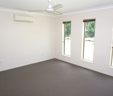 Spacious Family Home in Prime Location - 26 Duranbah Road, Blacks B... - Photo 1