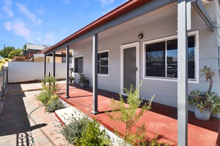 Newly Renovated - Three Bedroom Home - Photo 4