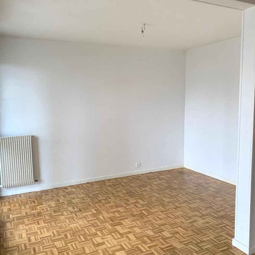 Location Appartement 4 pièces 81m² ECHIROLLES 38130 - Photo 1