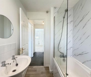 2 Bedroom House - Terraced To Let - Photo 6