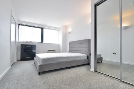 Bridgewater Place, Leeds City Centre - Photo 3