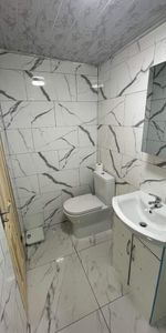 Studio Flat, Delacourt Road, M14 - Photo 4