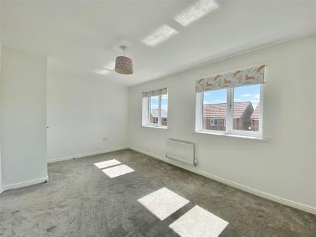 3 bedroom semi-detached house to rent - Photo 2