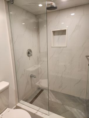 For Lease - 341 Lawrence Avenue, Toronto, Ontario - Photo 1