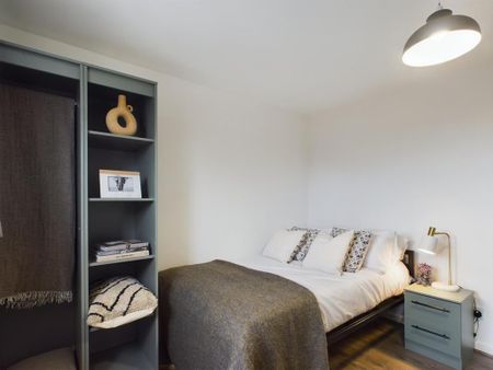 6 bedroom flat to rent - Photo 2