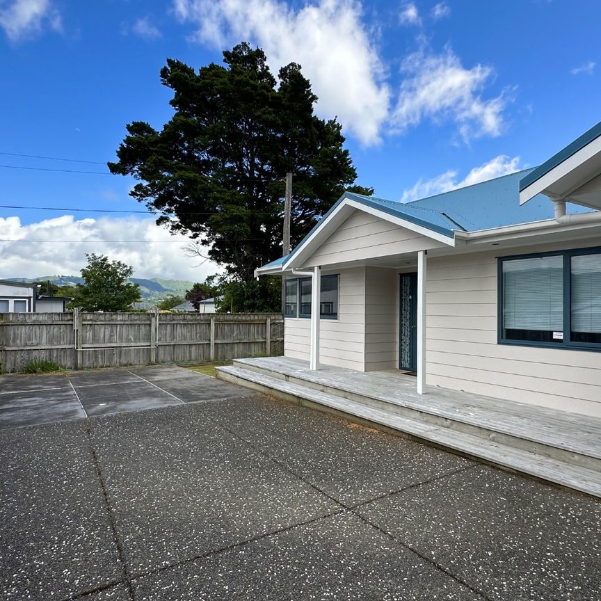 3-Bedroom Home in Lower Hutt! - Photo 1