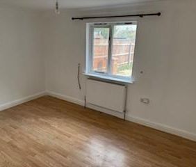 3 bedroom detached bungalow to rent - Photo 3