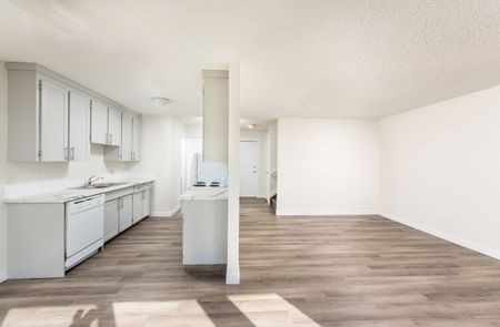 Beaumont Place Apartments - Photo 2