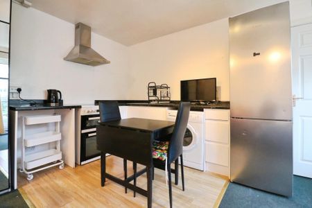 Beech Road, Langley - Studio Flat - All... - Photo 4