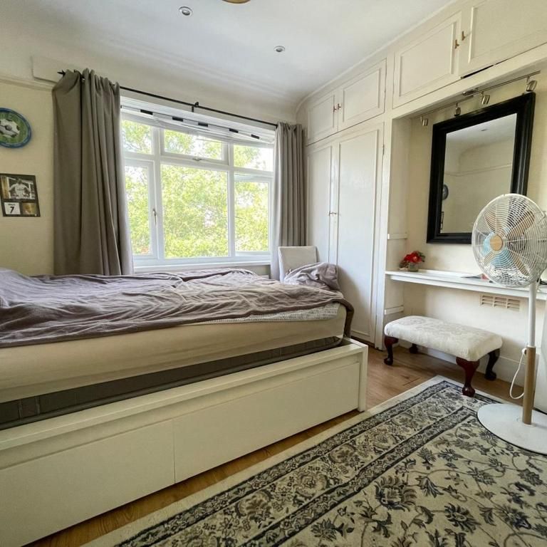 1 bedroom in a house share to rent - Photo 1