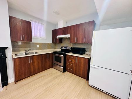 For Lease - 135 Cheltenham Road Unit# Basement, Barrie, Ontario - Photo 5