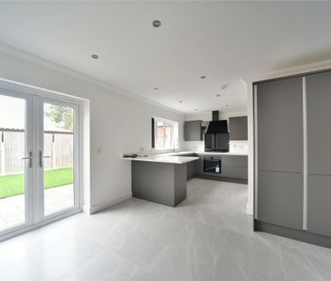 3 bedroom semi-detached house to rent - Photo 2
