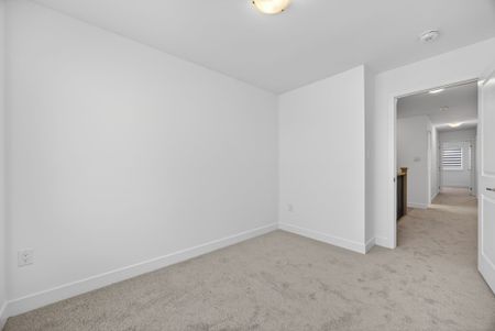 For Lease - 32 McAush Street, Barrie, Ontario - Photo 5