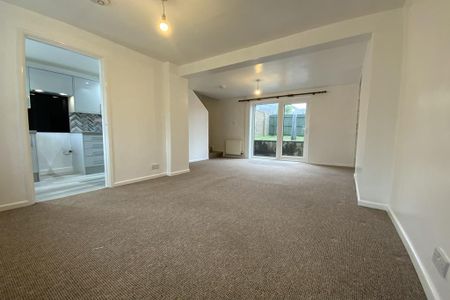 2 bedroom terraced house to rent - Photo 2