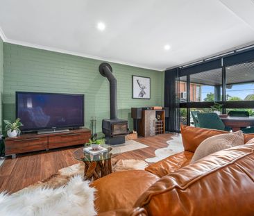 LUXURY FAMILY HOME WITH AMAZING VIEWS - Photo 3
