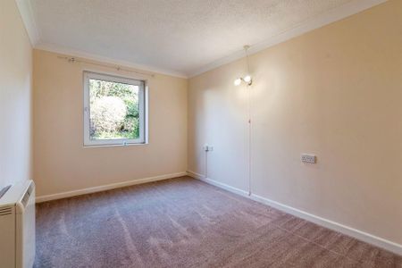 1 bedroom retirement property to rent - Photo 4