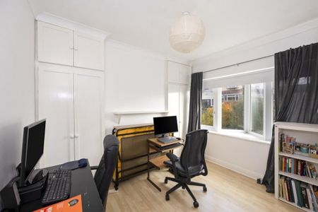 3 Bed Terraced House, Bevendean Crescent, BN2 - Photo 4