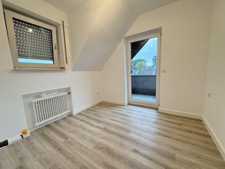 **Zentral gelegene schöne Dachgeschosswohnung mit Balkon in Bocholt!** - Foto 4