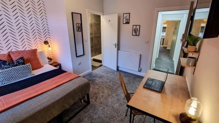1 bedroom in a house share to rent - Photo 2