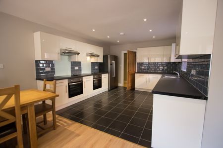 8 Bed Semi-Detached House, Carlton Road, SO15 - Photo 5