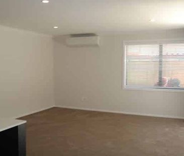 Fabulous Three-Bedroom Home - Photo 4