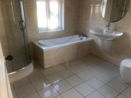 5 bedroom semi-detached house on Marlborough Road, CV2 4ES. - Photo 3