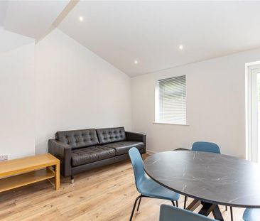 6 bedroom semi-detached house to rent - Photo 3