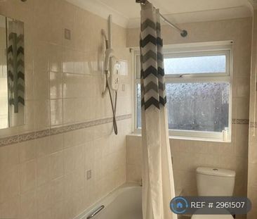 3 bedroom terraced house to rent - Photo 3