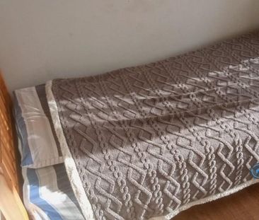 1 bedroom in a flat share to rent - Photo 1