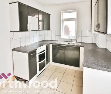 2 bedroom semi-detached house to rent - Photo 6