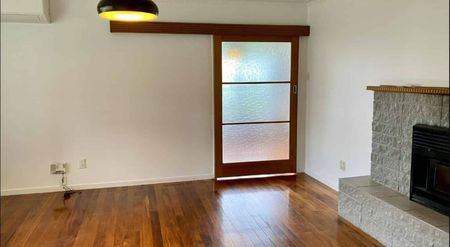 Central home - Photo 3