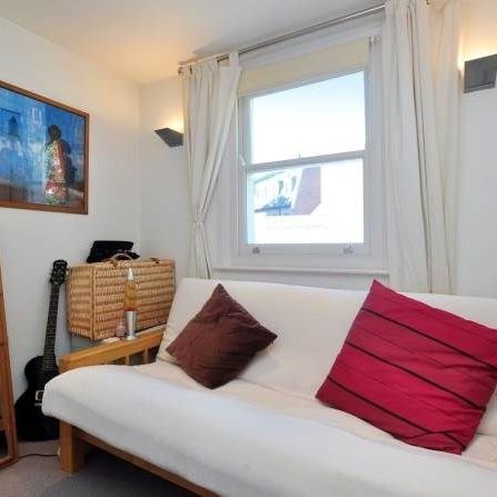 3 Bed Flat, Gayton Road, NW3 - Photo 1